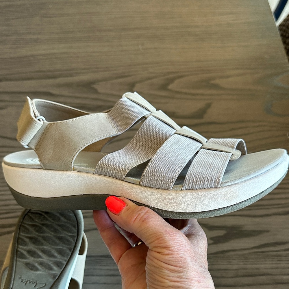 Cloudsteppers Sandals - Picture 4 of 7